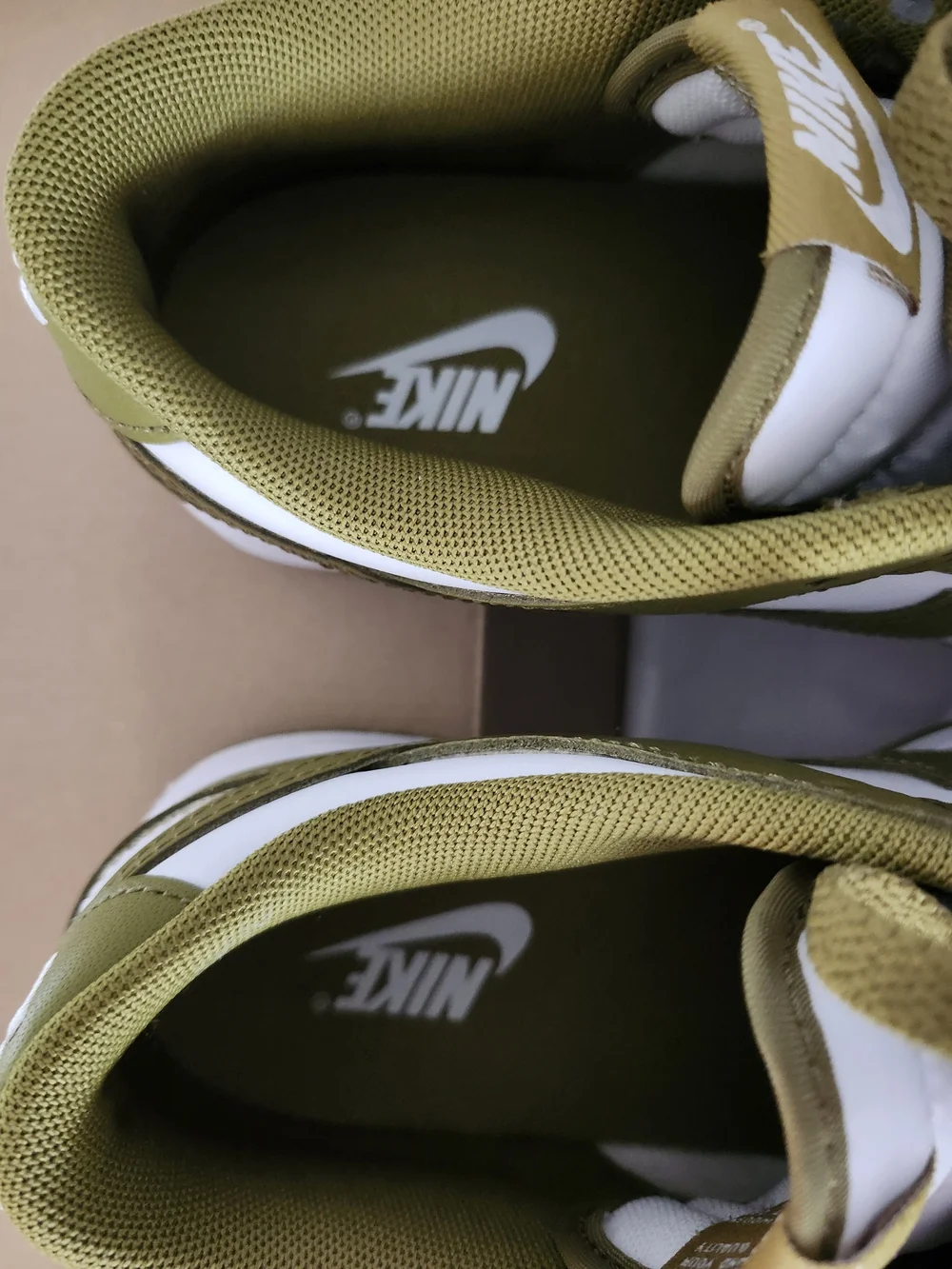 Nike Dunk Low Retro. Size 7  Green/White